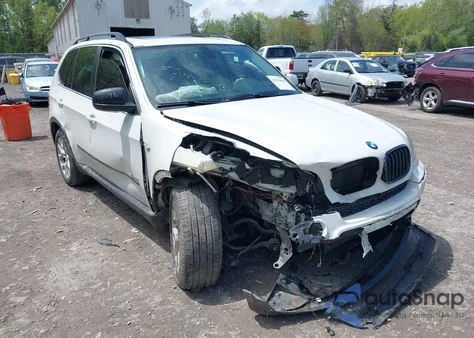 2013 BMW X5 xDrive35I/xDrive35I Premium/xDrive35I Sport Activity z USA, uszkodzony, nr VIN 5UXZV4C5XD0B23271